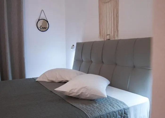 Apartment Fermina Kaga Kythnosuites *